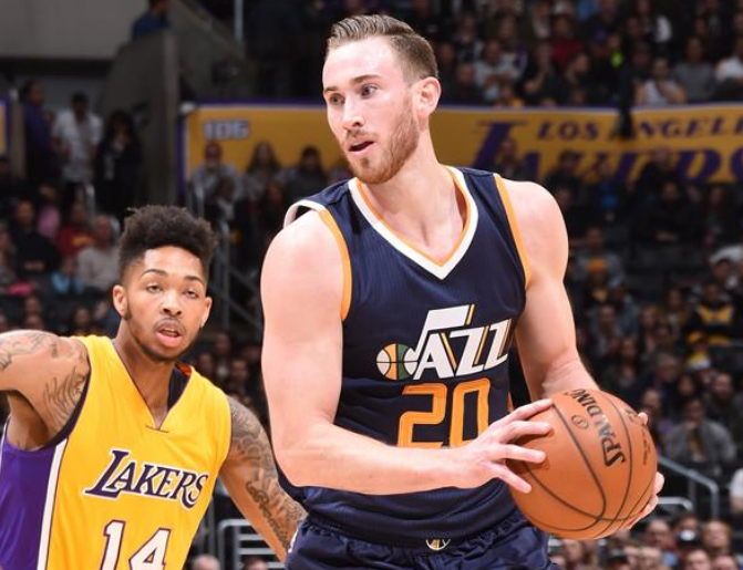 密集防守时 密集防守时